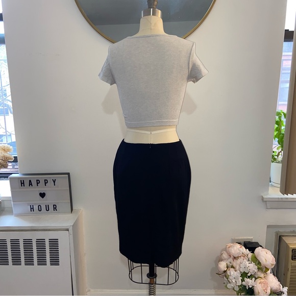Vintage Escada pencil skirt, Size 34 (US size 4), in black - Picture 6 of 7